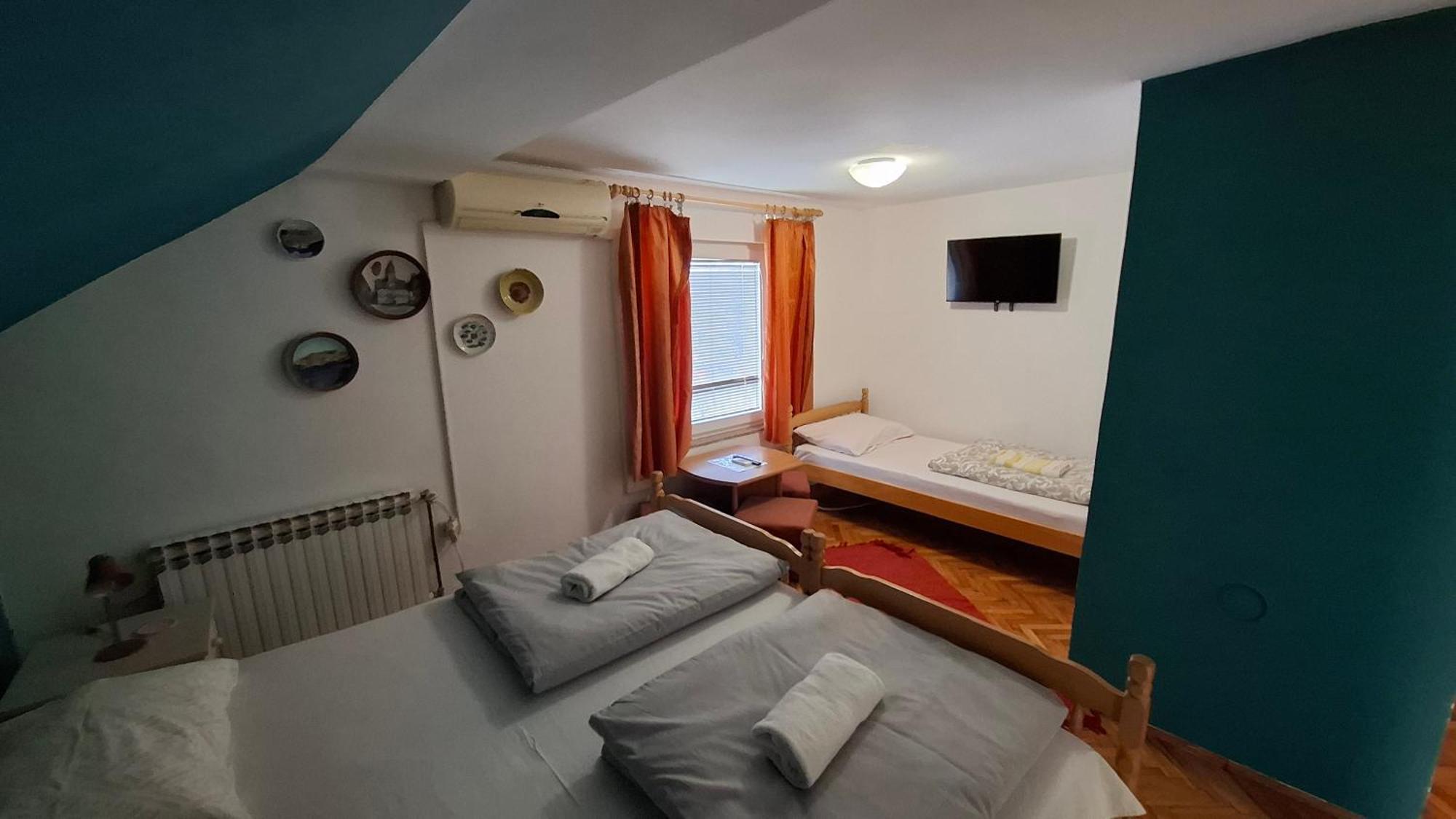 Aventurin Rooms Slunj Rum bild